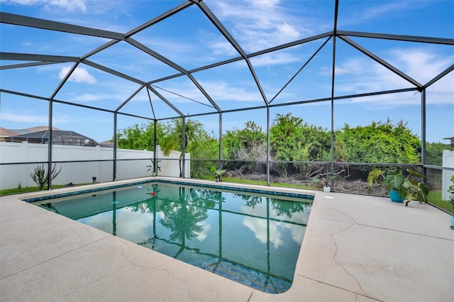 14255 Gnatcatcher Ter, Lakewood Ranch, FL 34202 - outdoor pool with a patio area, a fenced backyard, and a lanai