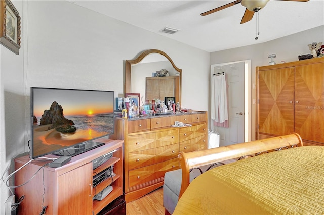 80 Rio Cuarto St, Punta Gorda, FL 33983 - bedroom with light wood-type flooring and a ceiling fan