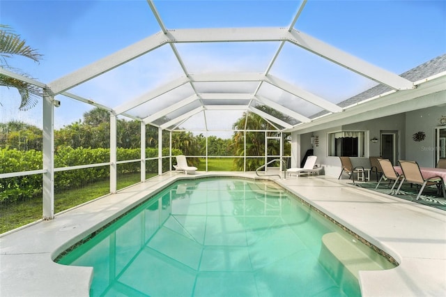194 Sunset Rd, Rotonda West, FL 33947 - swimming pool featuring a patio and a lanai