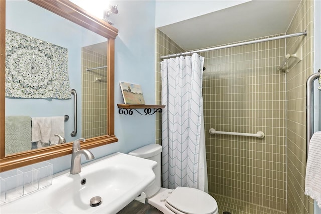 326 Mann Ave SE, Port Charlotte, FL 33952 - bathroom featuring toilet and a tile shower