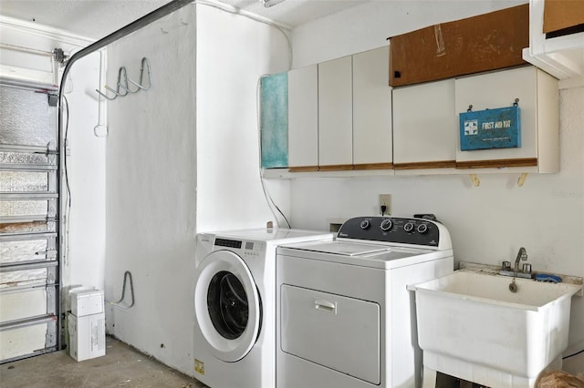 326 Mann Ave SE, Port Charlotte, FL 33952 - laundry area featuring separate washer and dryer