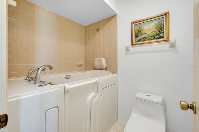 4339 Bowling Green Cir Unit 19, Sarasota, FL 34233 - bathroom with toilet and  shower combination