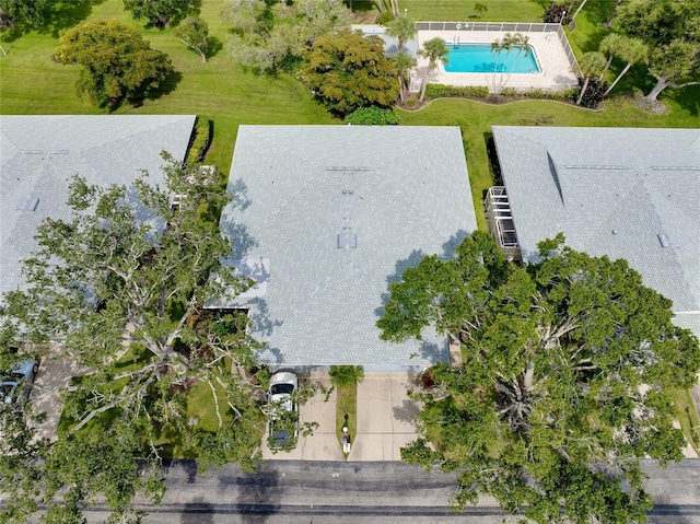 4339 Bowling Green Cir Unit 19, Sarasota, FL 34233 - bird's eye view of a pool area