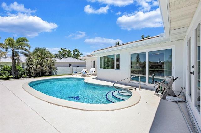 6962 Belgrave Dr, Sarasota, FL 34242 - swimming pool with a patio area