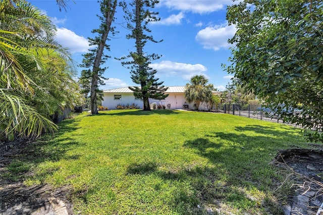 6962 Belgrave Dr, Sarasota, FL 34242 - view of yard