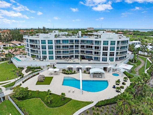 2251 Gulf Of Mexico Dr Unit 301, Longboat Key, FL 34228 - bird's eye view of a pool area