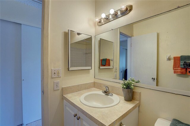 2716 Hidden Lake Blvd Unit C, Sarasota, FL 34237 - bathroom featuring vanity