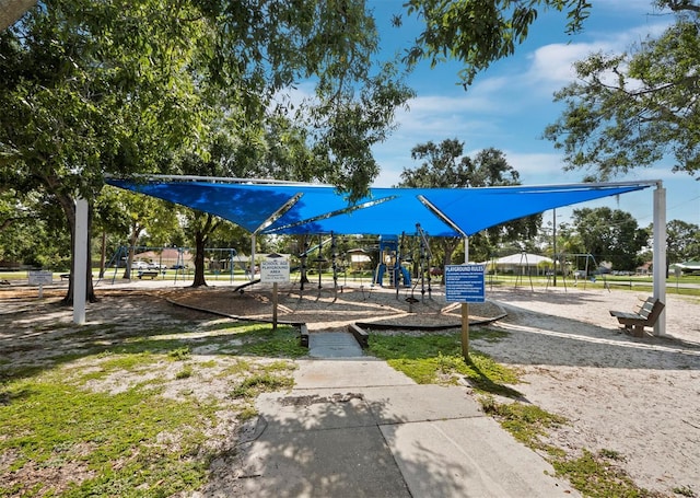 3223 Jamaica St, Sarasota, FL 34231 - view of home's community