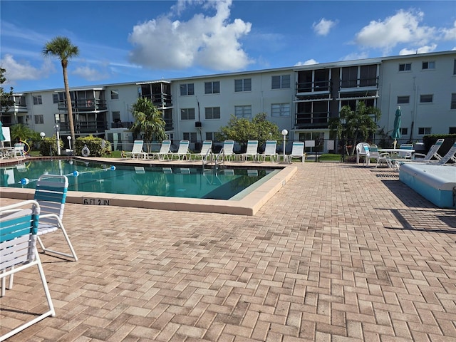 5850 Welcome Rd Unit J6, Bradenton, FL 34207 - community pool with a patio