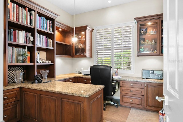 471 Park Trace Blvd, Osprey, FL 34229 - office with built in study area