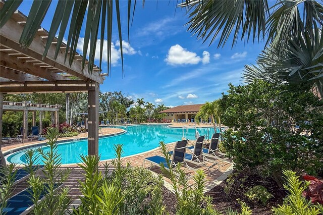 5344 Grove Mill Loop, Lakewood Ranch, FL 34211 - photo 4