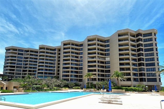 1211 Gulf Of Mexico Dr Unit 105, Longboat Key, FL 34228 - view of community pool