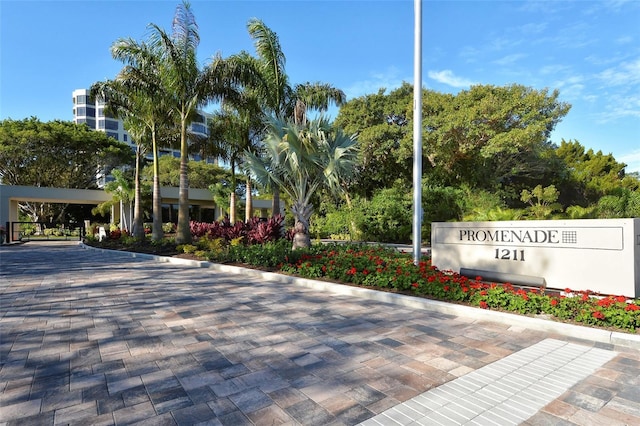 1211 Gulf Of Mexico Dr Unit 105, Longboat Key, FL 34228 - view of community sign