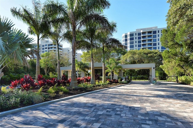 1211 Gulf Of Mexico Dr Unit 105, Longboat Key, FL 34228 - view of property's community featuring a gate and driveway