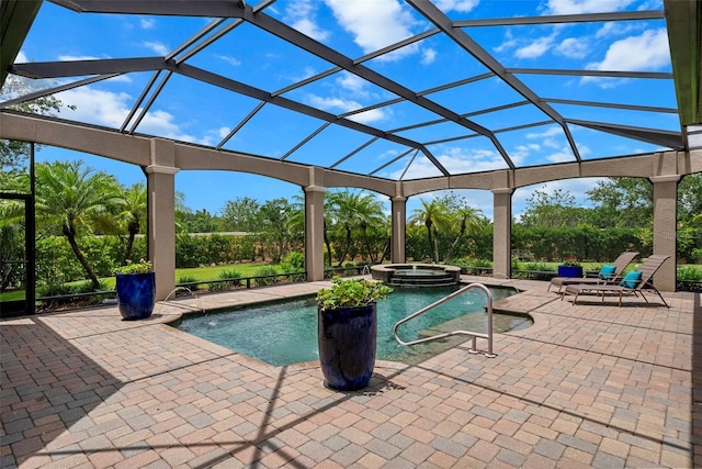 6926 Lacantera Cir, Lakewood Ranch, FL 34202 - view of swimming pool with a pool with connected hot tub, a patio, and glass enclosure