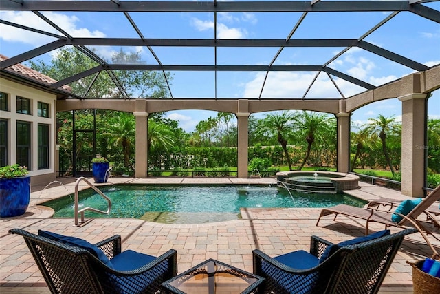 6926 Lacantera Cir, Lakewood Ranch, FL 34202 - view of swimming pool with a pool with connected hot tub, a patio, and a lanai