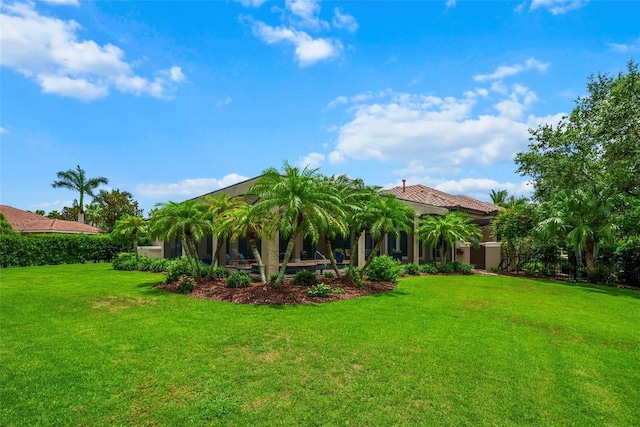 6926 Lacantera Cir, Lakewood Ranch, FL 34202 - view of grassy yard