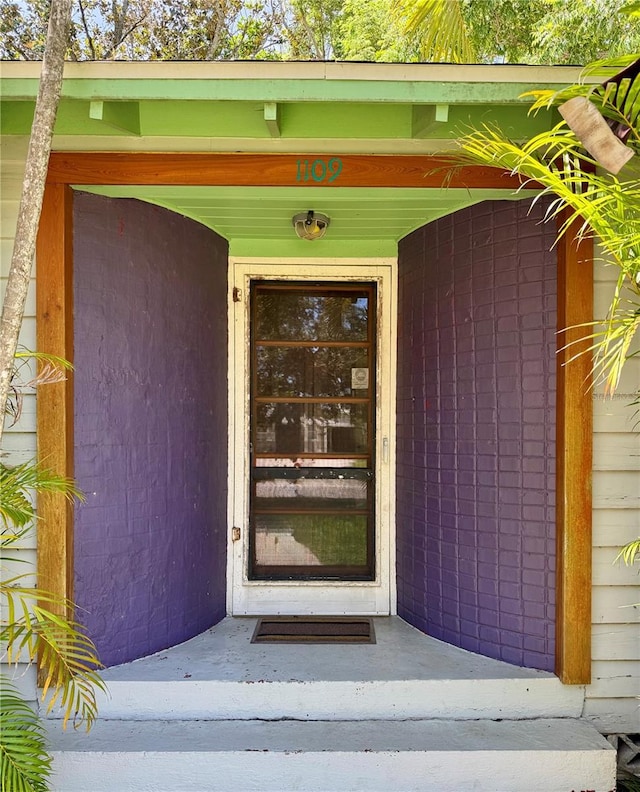 1109 Patterson Dr, Sarasota, FL 34234 - doorway to property