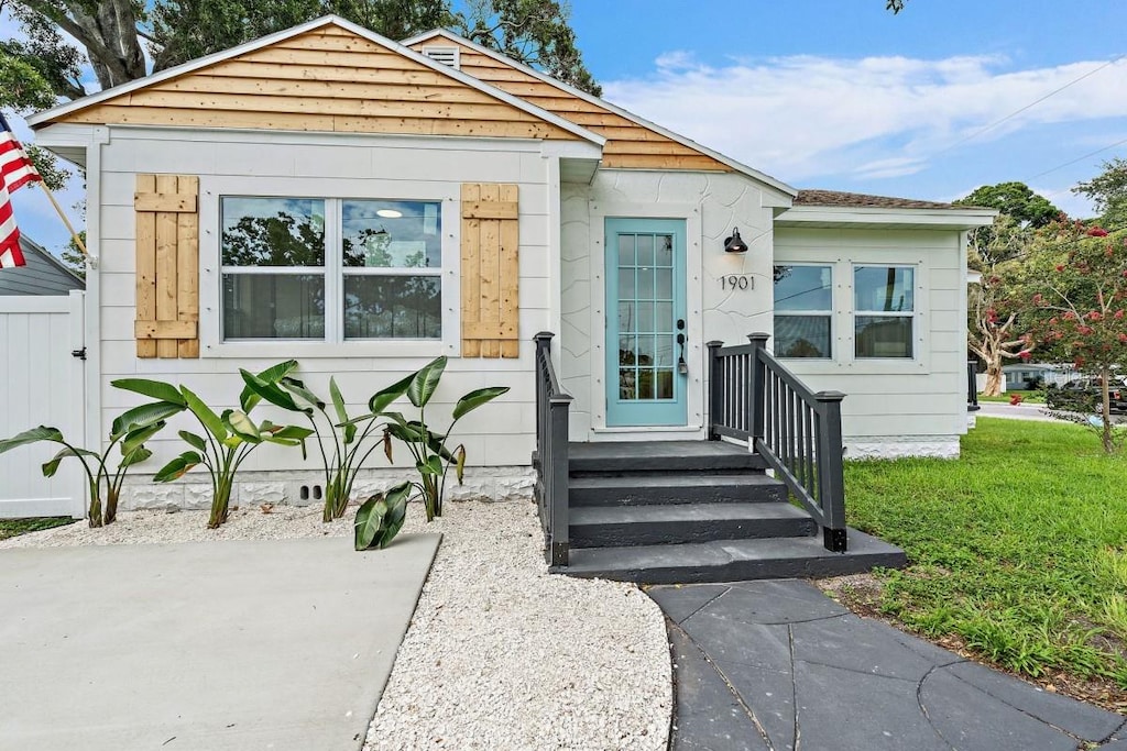 1901 18th Ave N, Saint Petersburg, FL 33713 - photo 1