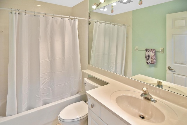 7605 Sweetbay Cir Unit 5-102, Bradenton, FL 34203 - bathroom featuring vanity and shower / bath combination with curtain