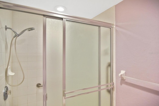 7605 Sweetbay Cir Unit 5-102, Bradenton, FL 34203 - full bathroom with tiled shower
