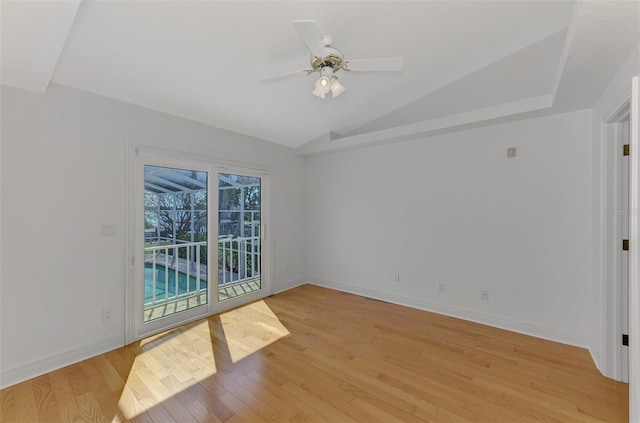 1236 Port Ln, Sarasota, FL 34242 - spare room with light wood-type flooring, a ceiling fan, and lofted ceiling