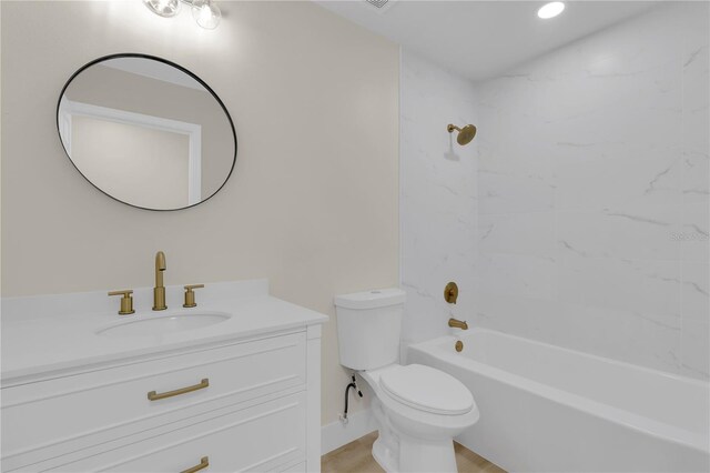 1820 Putney Cir, Orlando, FL 32837 - full bath featuring vanity, tub / shower combination, and wood finished floors