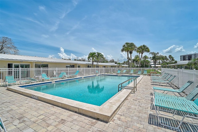 5830 Midnight Pass Rd Unit 108, Sarasota, FL 34242 - community pool with a patio