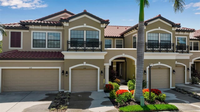 228 Crew Ct, Sarasota, FL 34243 - photo 1