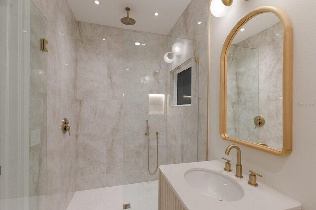 615 Concord Ln, Holmes Beach, FL 34217 - full bath featuring tiled shower and vanity