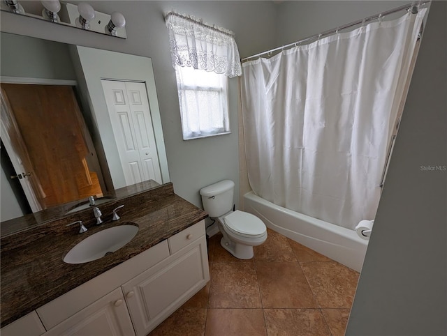 2641 73rd Ct W Unit 124, Bradenton, FL 34209 - full bath featuring vanity and shower / bath combination with curtain