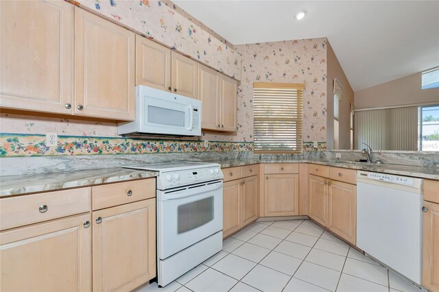 4318 Marcott Cir, Sarasota, FL 34233 - photo 13