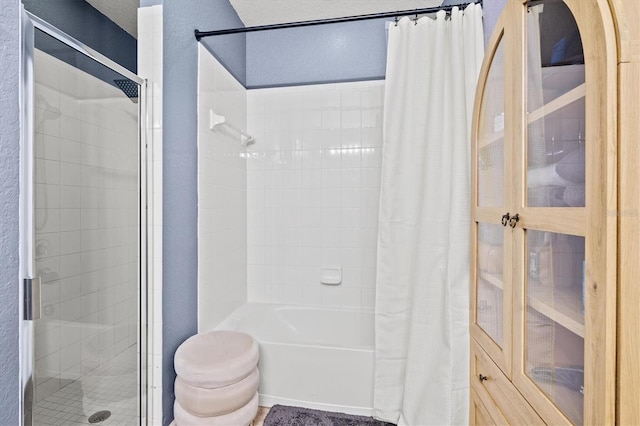 2419 29th Ave E, Palmetto, FL 34221 - full bath with shower / bath combo and toilet