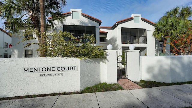 631 N Orange Ave Unit 107, Sarasota, FL 34236 - photo 2