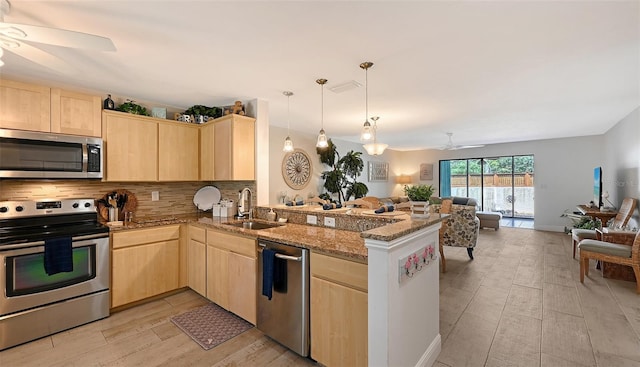 199 Spring Lakes Blvd Unit 199, Bradenton, FL 34210 - photo 9