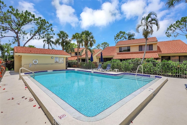 5310 Huntingwood Ct Unit 40, Sarasota, FL 34235 - photo 2