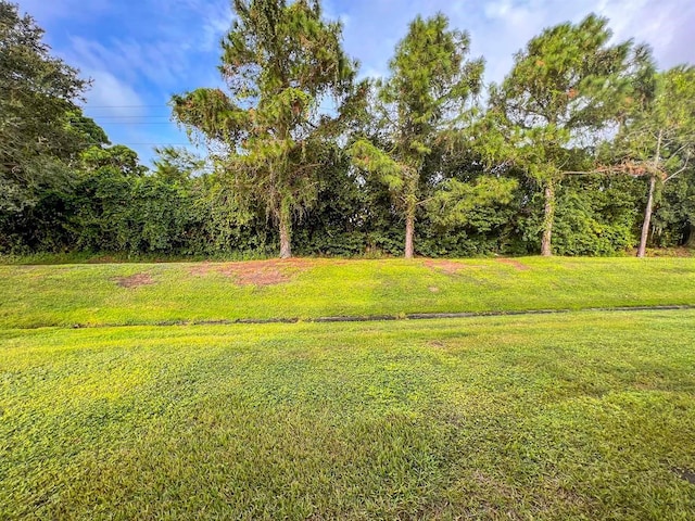 1093 Grantham Dr, Sarasota, FL 34234 - photo 23