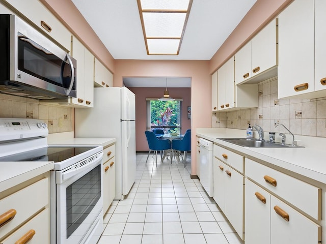 4042 Wilshire Cir E Unit 151, Sarasota, FL 34238 - photo 9