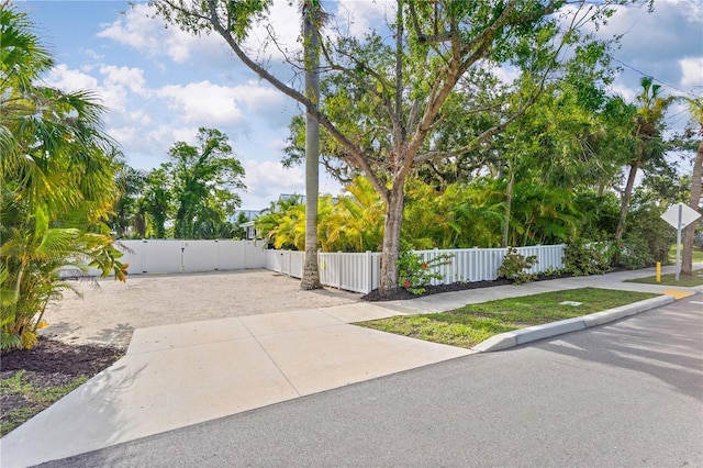 217 9th St E, Bradenton, FL 34208 - photo 27