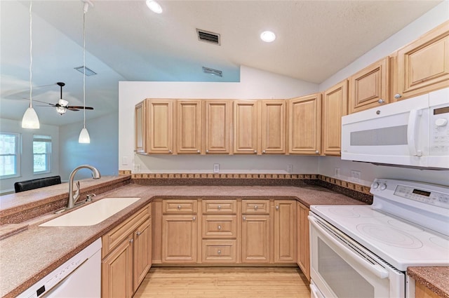 12148 Warwick Cir, Parrish, FL 34219 - photo 15