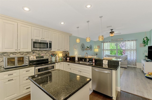 241 Fareham Dr, Venice, FL 34293 - photo 19