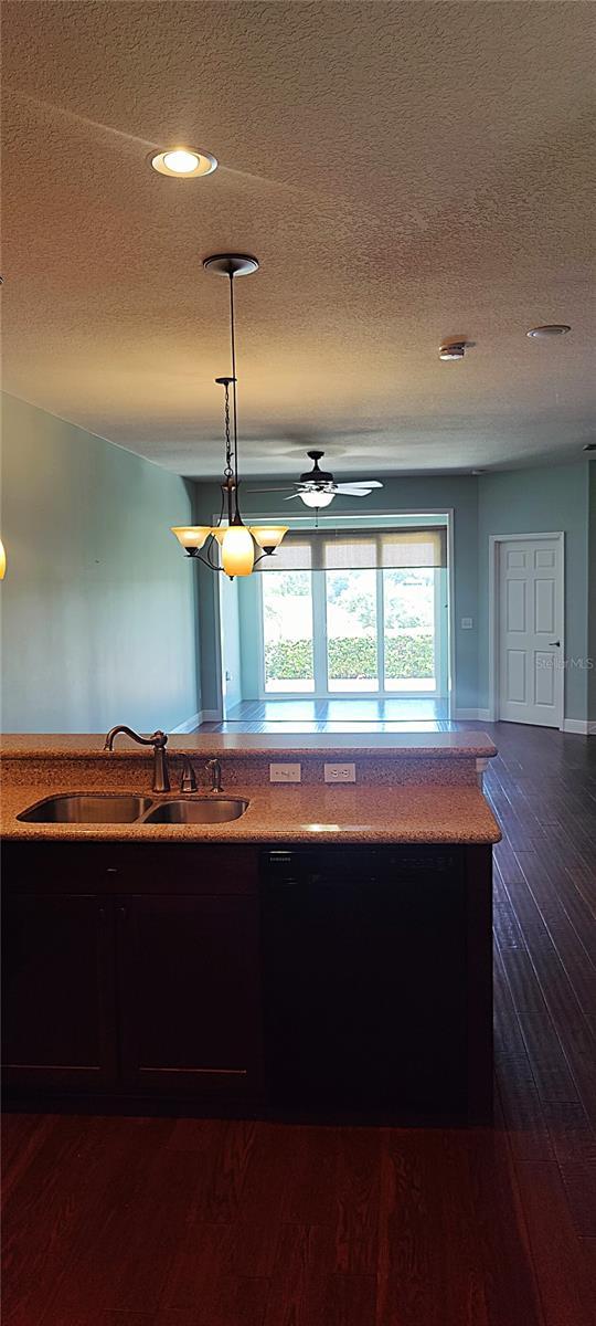 22011 Belgian Ct, Mount Dora, FL 32757 - photo 4