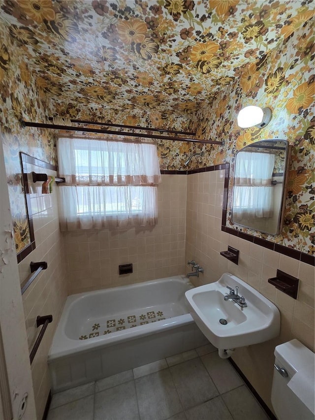 1330 Rhodes Ave, Sarasota, FL 34239 - photo 11