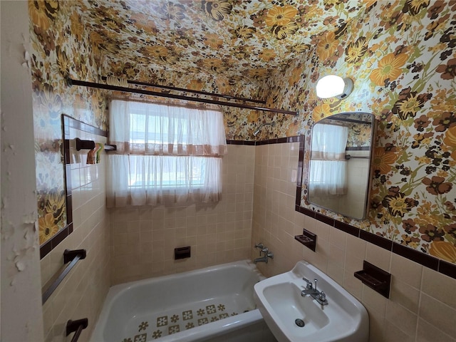 1330 Rhodes Ave, Sarasota, FL 34239 - photo 12