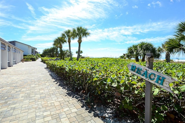 1055 W Peppertree Dr Unit 106Aa, Sarasota, FL 34242 - photo 38