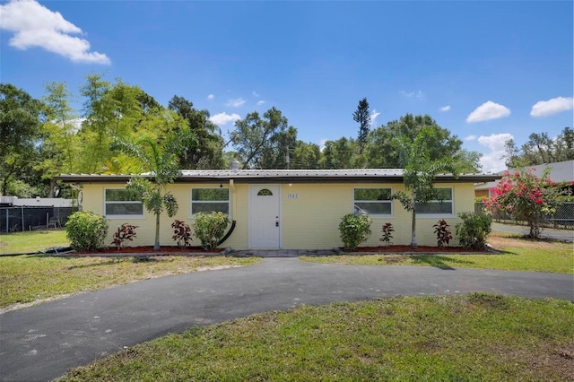 1923 45th Street Ct E, Bradenton, FL 34208 - photo 1