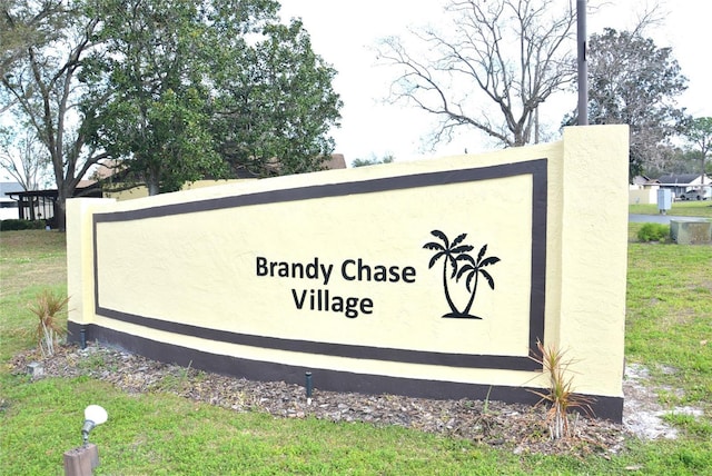 17 Kendra Ct, Winter Haven, FL 33880 - community sign featuring a lawn