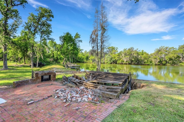 6928 Hayter Ln, Lakeland, FL 33813 - exterior space featuring a yard and a water view