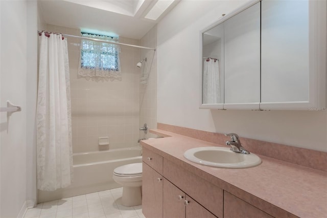1131 Country Oaks Blvd, Lake Wales, FL 33898 - full bathroom featuring vanity, shower / tub combo, and toilet