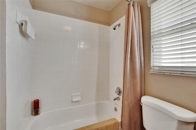 3154 Prairie Dunes Cir W, Lakeland, FL 33810 - bathroom with shower / bath combo and toilet